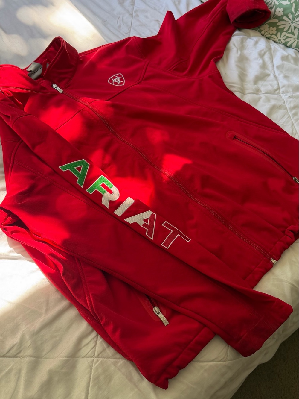 Red Ariat Mexico Softshell Jacket - Picture 2 of 6